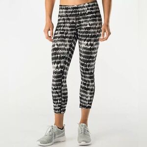 NIKE Running Women's Epic Viper Black White Crop Tights Mid Rise Stretch Size M
